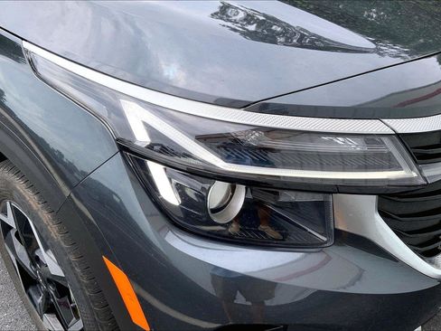 Used 2025 Kia Seltos S AWD/4WD image 27