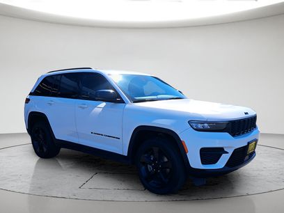 Used 2023 Jeep Grand Cherokee Altitude