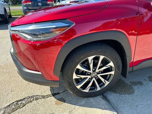Used 2025 Toyota Corolla Cross XLE w/ Convenience Package AWD/4WD image 37