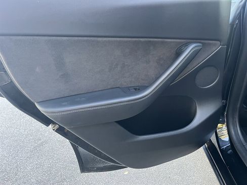 Used 2021 Tesla Model Y Performance image 27