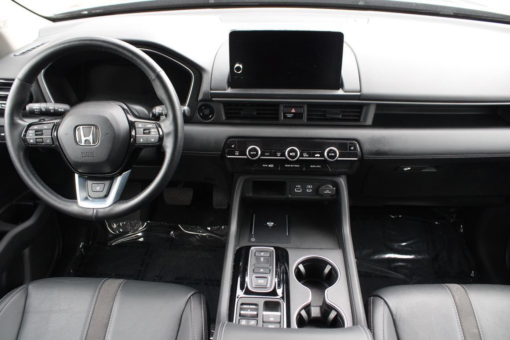 Certified 2025 Honda Pilot Touring image 16