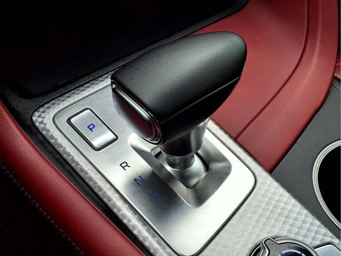 Used 2022 Genesis G70 3.3T Launch Edition RWD image 19