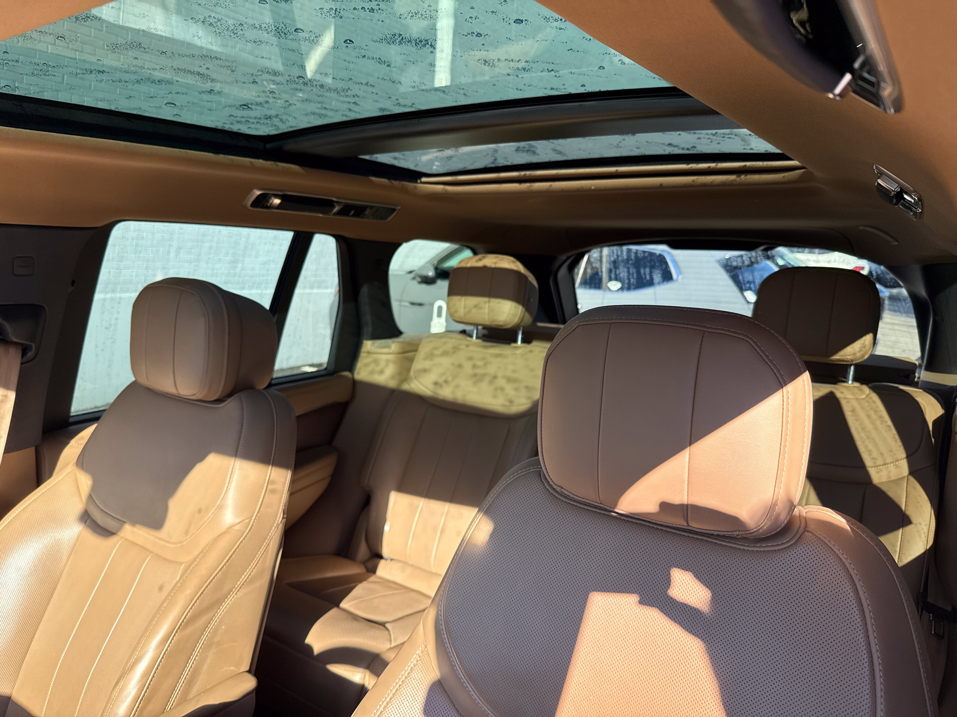 Used 2024 Land Rover Range Rover SE AWD/4WD image 16