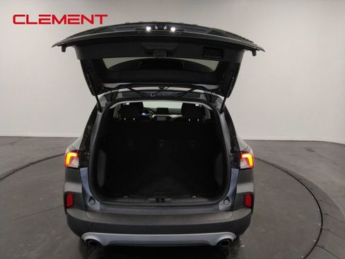 Used 2022 Ford Escape SE image 9