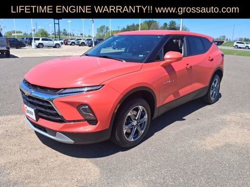 Used 2025 Chevrolet Blazer LT AWD/4WD image 3