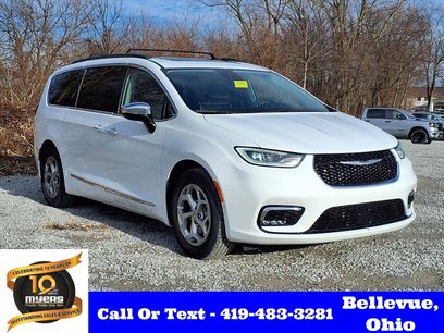 Used 2023 Chrysler Pacifica Limited