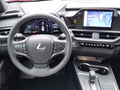Used 2025 Lexus UX 300h FWD image 22