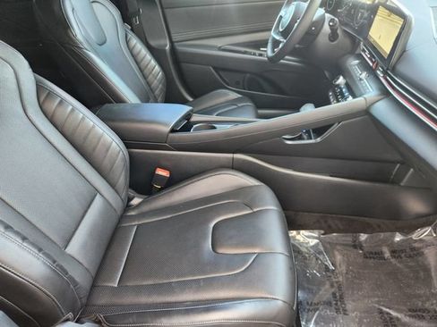 Used 2024 Hyundai Elantra Limited FWD image 19