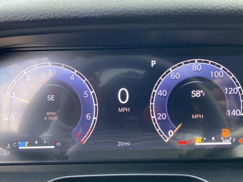 New 2025 Jeep Grand Cherokee L Altitude image 9