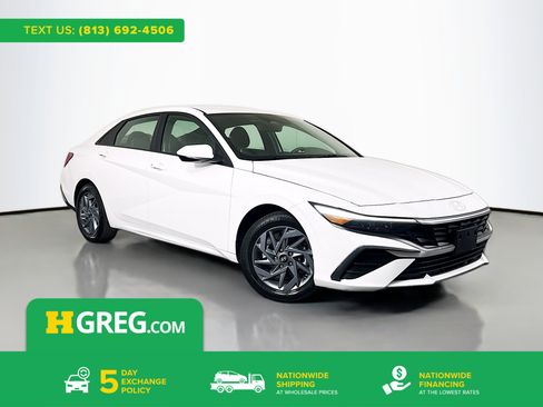 Used 2024 Hyundai Elantra SEL FWD image 1