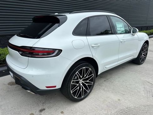 Used 2026 Porsche Macan AWD/4WD image 9