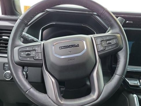 Used 2025 GMC Sierra 2500 Denali Ultimate image 15