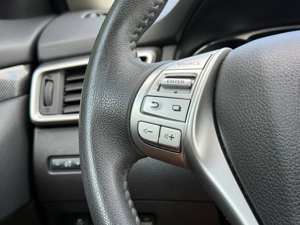 Used 2016 Nissan Rogue SL w/ SL Premium Package AWD/4WD image 19