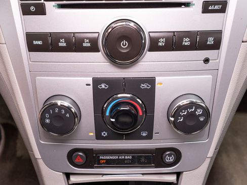 Used 2010 Chevrolet Malibu LS FWD image 15