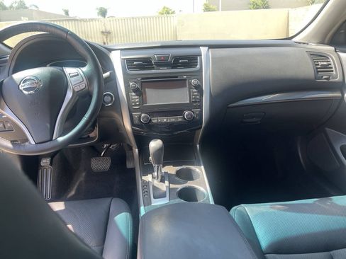 Used 2013 Nissan Altima 2.5 SL w/ Technology Pkg FWD image 14