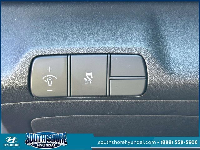 Certified 2024 Hyundai Elantra SEL FWD image 20