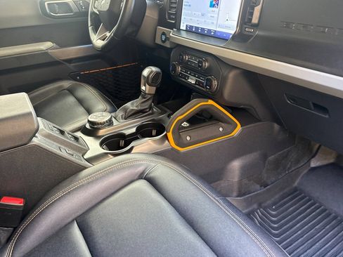 Used 2023 Ford Bronco Badlands AWD/4WD image 16