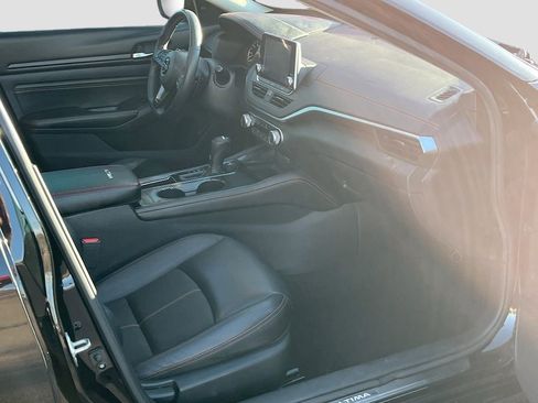 Used 2019 Nissan Altima 2.5 SR w/ SR Premium Package image 27