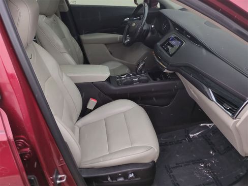 Used 2019 Cadillac XT4 Premium Luxury image 22