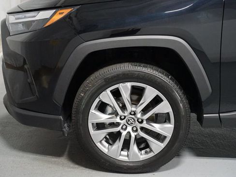Used 2025 Toyota RAV4 XLE Premium w/ Weather Package AWD/4WD image 5