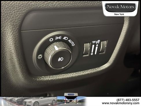 Used 2022 Jeep Grand Cherokee Limited image 17