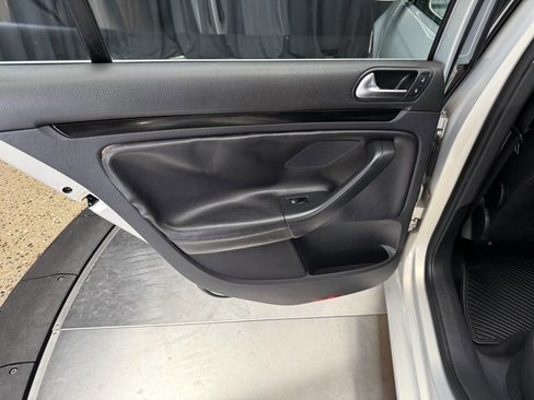 Used 2011 Volkswagen Jetta SE image 26