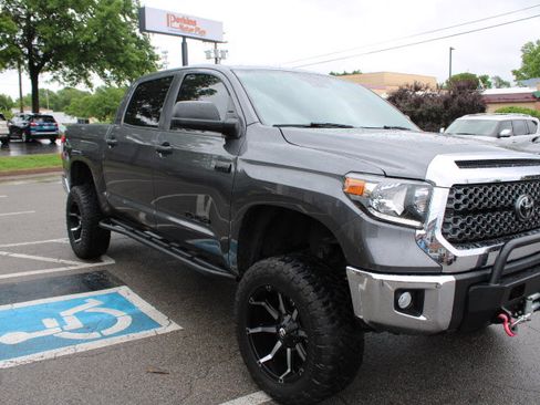 Used 2021 Toyota Tundra SR5 w/ SR5 Leather Package AWD/4WD image 5