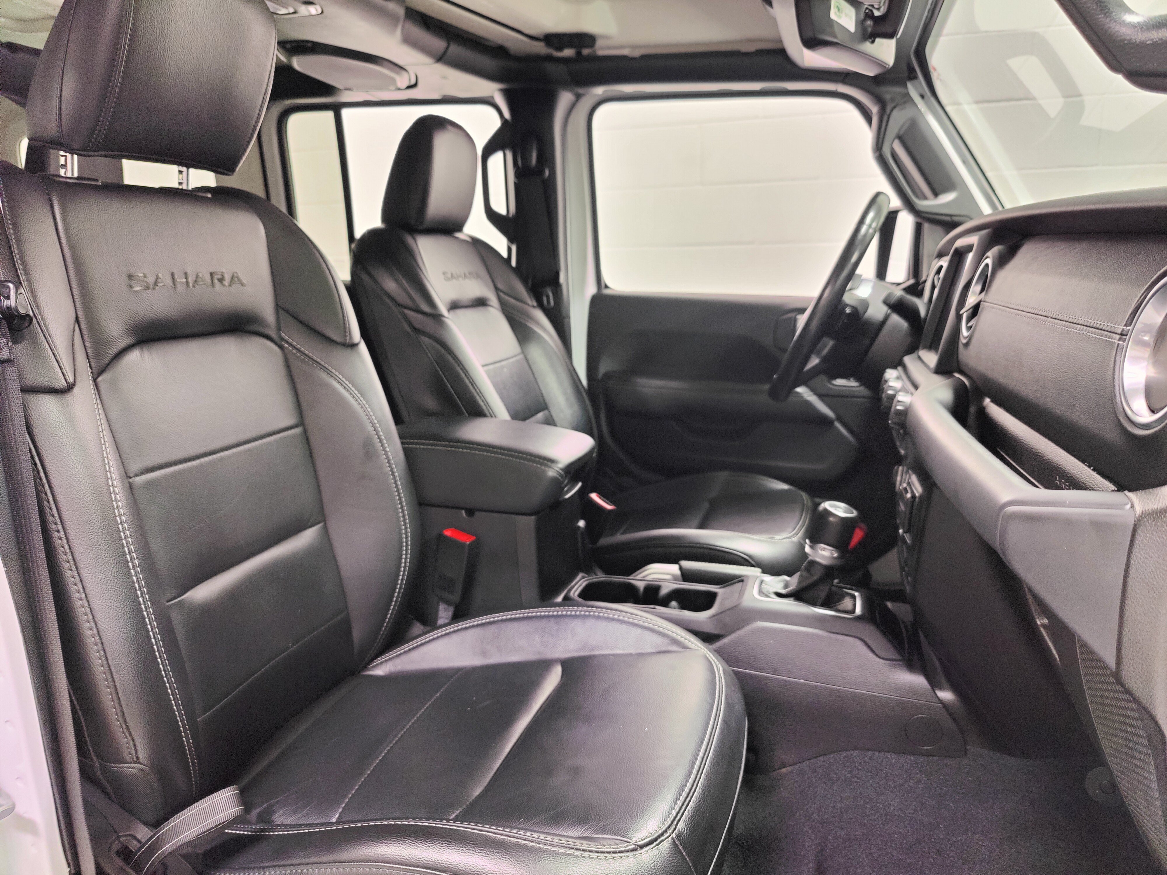 Used 2020 Jeep Wrangler Unlimited Sahara AWD/4WD image 5