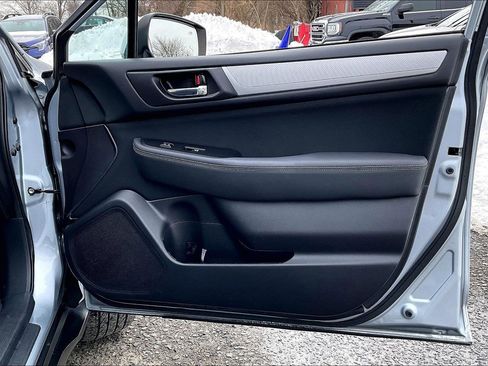 Used 2017 Subaru Outback 2.5i Premium image 21