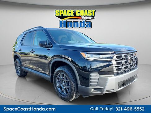 New 2026 Honda Pilot TrailSport image 2