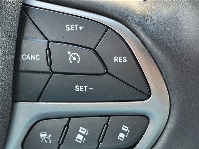 Used 2018 Jeep Grand Cherokee Overland AWD/4WD image 6