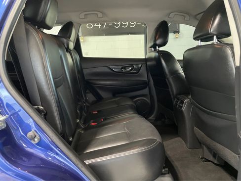 Used 2018 Nissan Rogue SL image 16