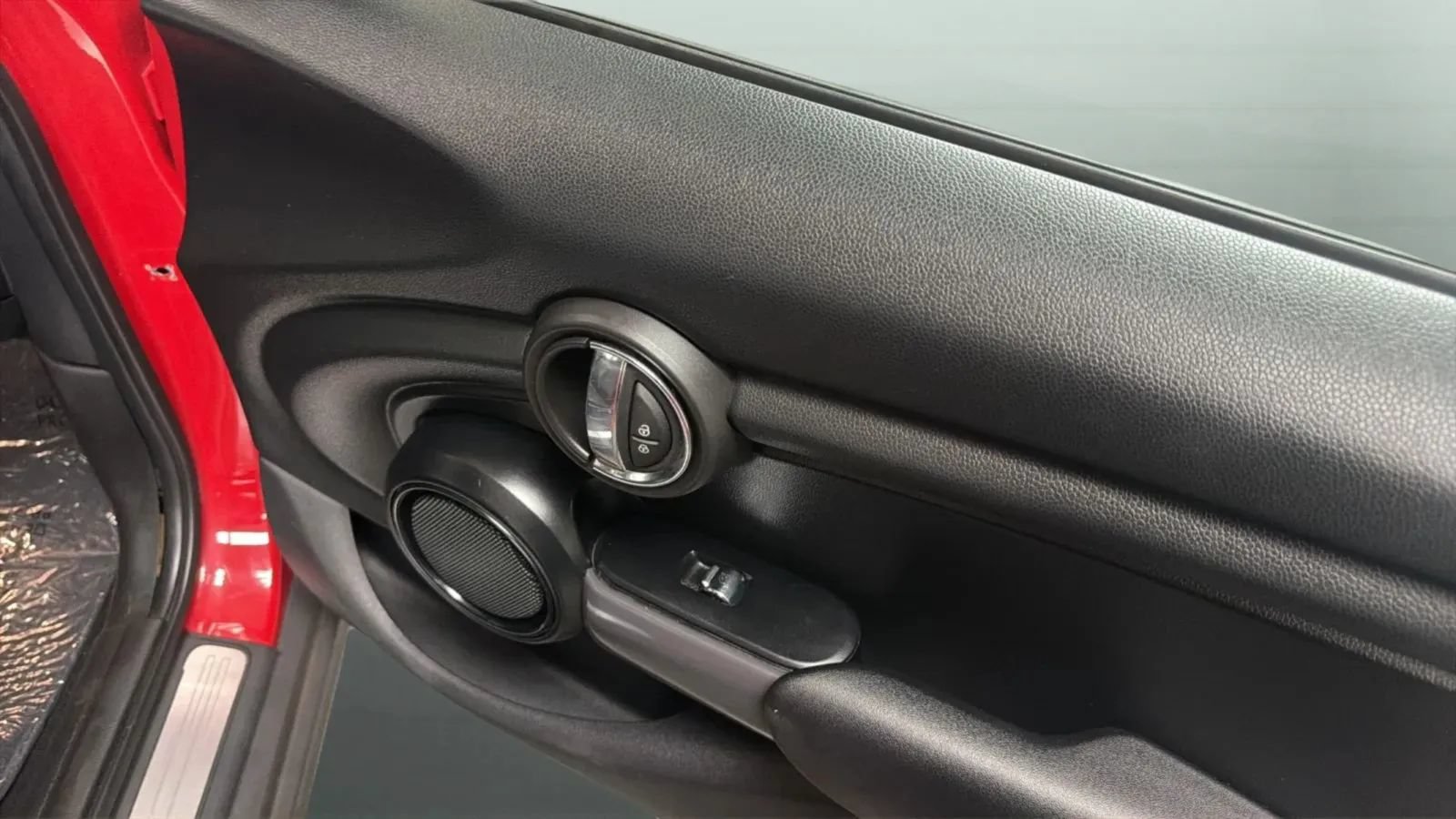 Used 2021 MINI Cooper 4-Door Hardtop FWD image 19