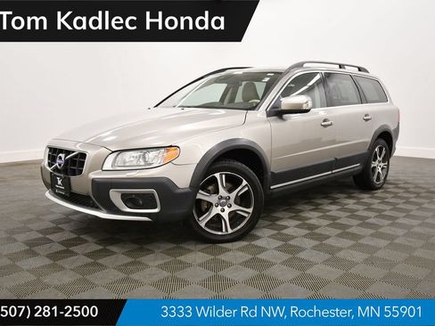 Used 2013 Volvo XC70 T6 AWD/4WD image 1