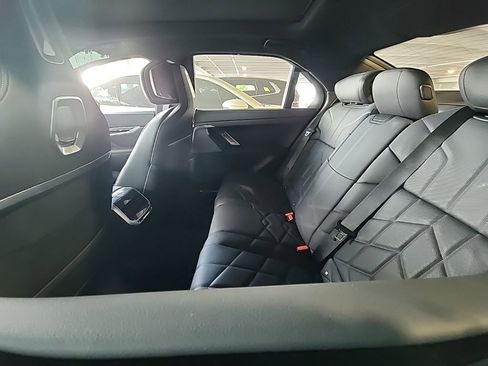 Used 2026 BMW i7 eDrive50 w/ M Sport Package image 3