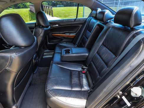 Used 2011 Honda Accord EX-L image 29