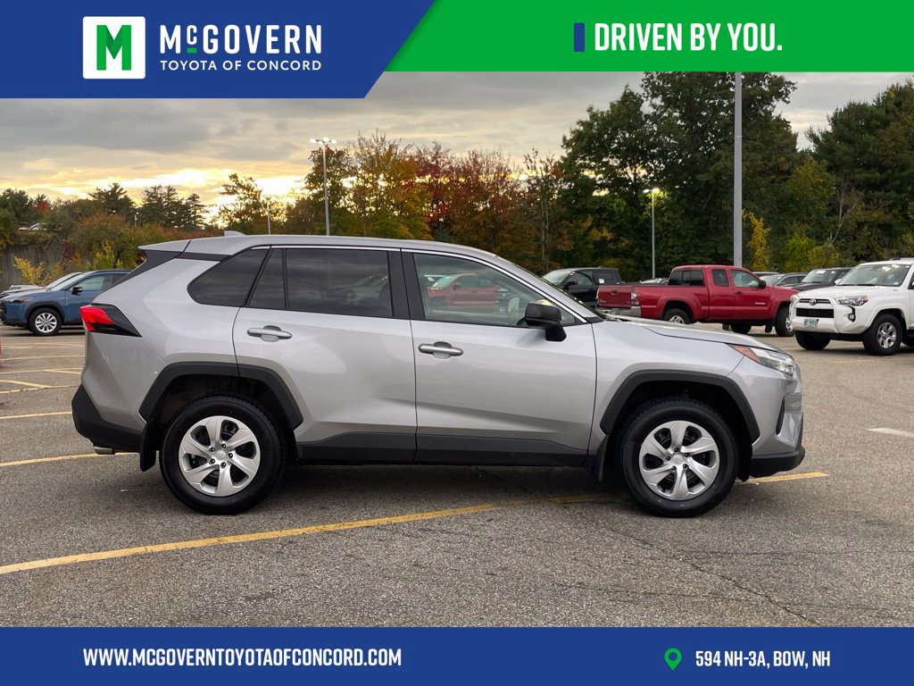 Used 2023 Toyota RAV4 LE AWD/4WD image 6