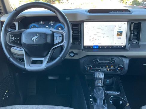 Used 2025 Ford Bronco Big Bend image 40