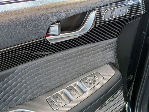 Used 2023 Hyundai Palisade Calligraphy image 9