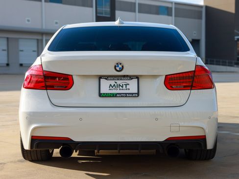 Used 2018 BMW 330i Sedan w/ M Sport Package image 12