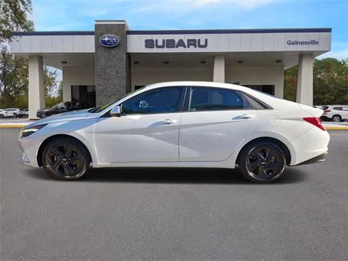 Used 2022 Hyundai Elantra SEL w/ Cargo Package image 2