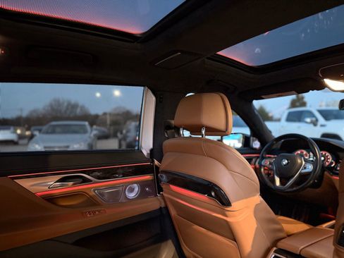 Used 2017 BMW 750i xDrive 750i xDrive image 26