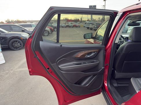 Used 2019 GMC Terrain Denali w/ Advanced Safety Package image 14