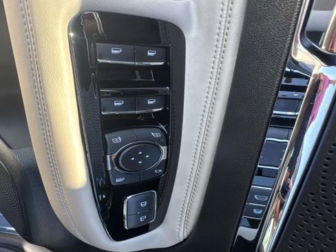 New 2026 Lincoln Corsair Reserve image 10