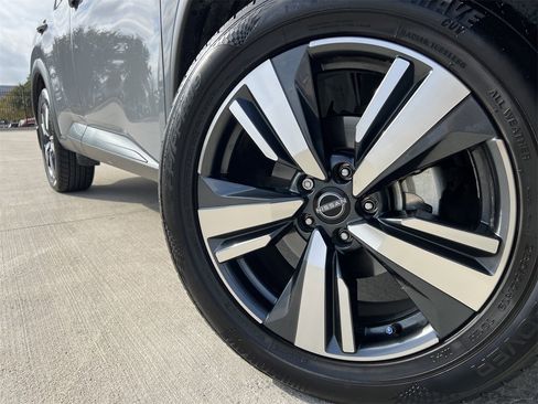 Certified 2024 Nissan Rogue SL w/ SL Premium Package image 8