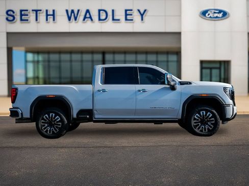 Used 2025 GMC Sierra 3500 Denali Ultimate AWD/4WD image 8