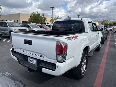 Used 2020 Toyota Tacoma TRD Sport w/ Technology Package AWD/4WD image 42