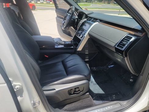 Used 2020 Land Rover Discovery HSE AWD/4WD image 15