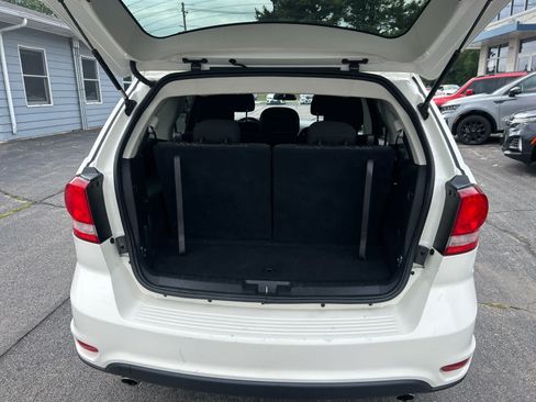Used 2012 Dodge Journey SXT w/ Popular Equipment Group FWD image 22