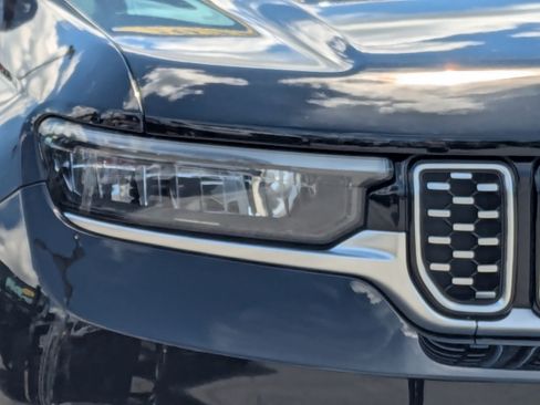 Used 2021 Jeep Grand Cherokee L Summit w/ Luxury Tech Group V AWD/4WD image 10